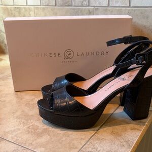 Chinese Laundry Black Croc-Embossed Platform Heels